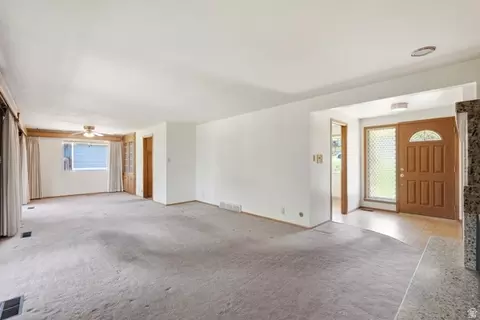 Living - 3016 S Davis Blvd, Bountiful, UT 84010 photo 4 of 4