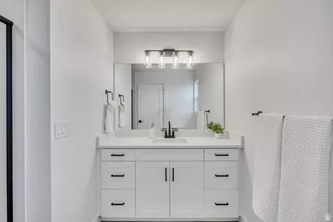 Bath - 330 E 7635 S, Midvale, UT 84047 photo 2 of 4