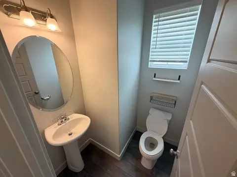 Bath - 6366 N Wanlass Hl E, Eagle Mountain, UT 84005 photo 1 of 7
