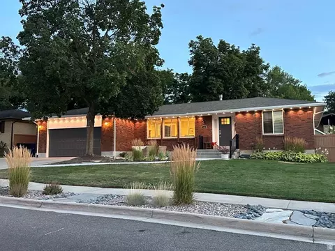 2092 E Somerset Dr S, Cottonwood Heights, UT 84121