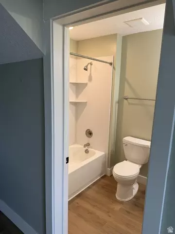 Bath - 516 E 3525 N, North Ogden, UT 84414 photo 1 of 2