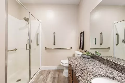 Bath - 1722 W 200 S #A, Mapleton, UT 84664 photo 2 of 4