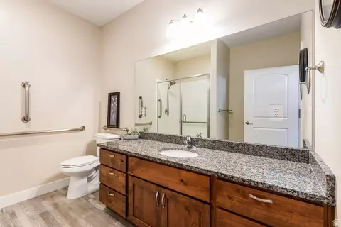 Bath - 1722 W 200 S #A, Mapleton, UT 84664 photo 1 of 4