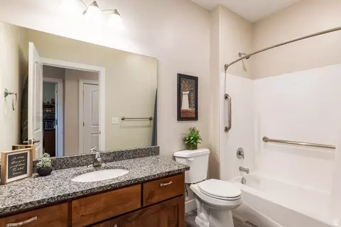 Bath - 1722 W 200 S #A, Mapleton, UT 84664 photo 4 of 4
