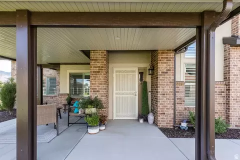 Exterior - 1722 W 200 S #A, Mapleton, UT 84664 photo 2 of 9