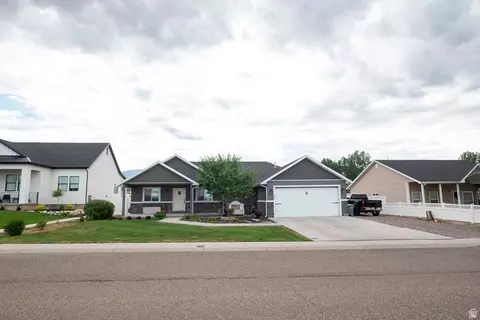 Exterior - 490 N 1000 E, Beaver, UT 84713 photo 2 of 13