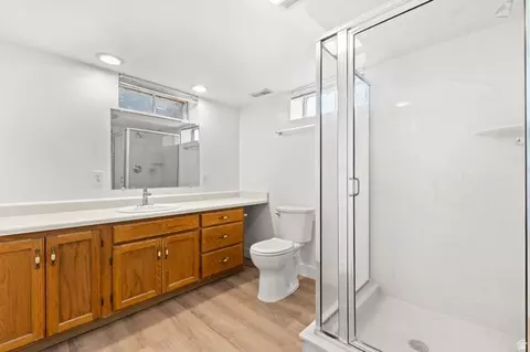 Bath - 24 S 800 E, Orem, UT 84097 photo 2 of 2