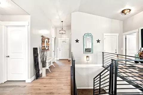 Entry Way - 323 S 2070 E, Spanish Fork, UT 84660 photo 4 of 5