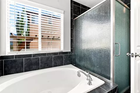 Bath - 323 S 2070 E, Spanish Fork, UT 84660 photo 4 of 5