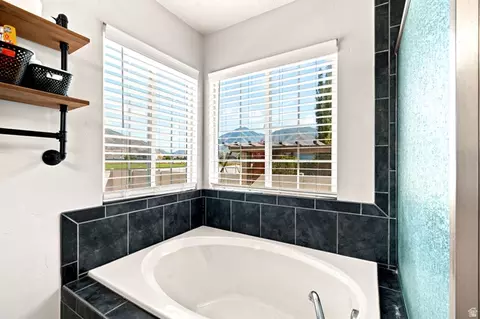 Bath - 323 S 2070 E, Spanish Fork, UT 84660 photo 3 of 5