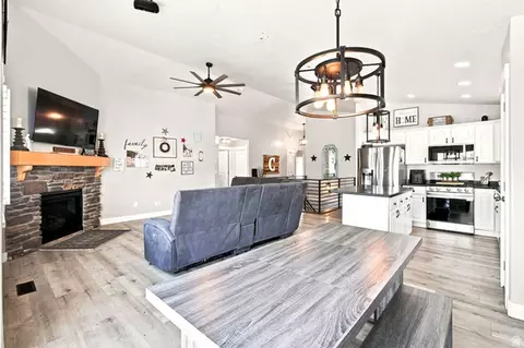 Dining - 323 S 2070 E, Spanish Fork, UT 84660 photo 2 of 2