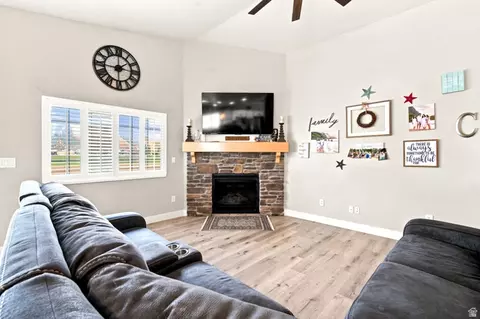 Living - 323 S 2070 E, Spanish Fork, UT 84660 photo 1 of 1