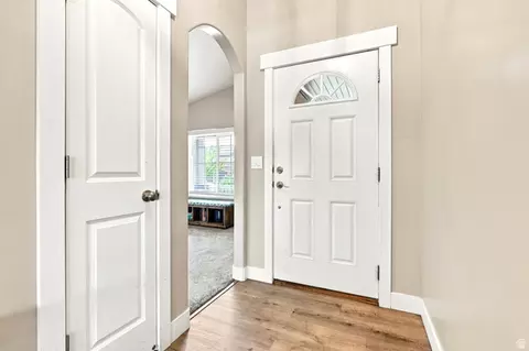 Entry Way - 323 S 2070 E, Spanish Fork, UT 84660 photo 2 of 5