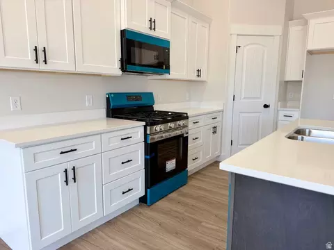 Kitchen - 846 E 100 S #3, Mount Pleasant, UT 84647 photo 3 of 5