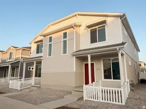 256 E Browns Creek St, Saratoga Springs, UT 84045