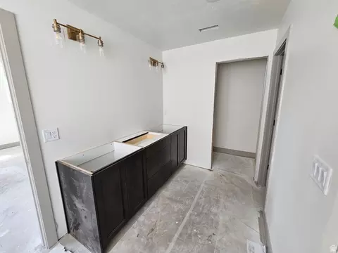Bath - 791 W Summerhill Ln, Centerville, UT 84014 photo 2 of 3