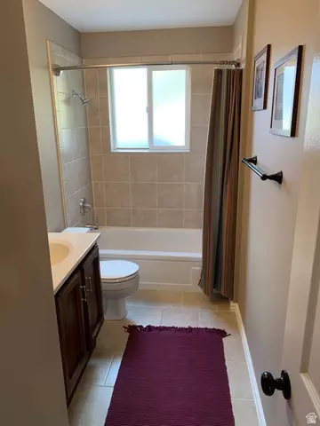 Bath - 220 W Mill Rd, Ferron, UT 84523 photo 7 of 8