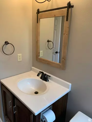 Bath - 220 W Mill Rd, Ferron, UT 84523 photo 8 of 8