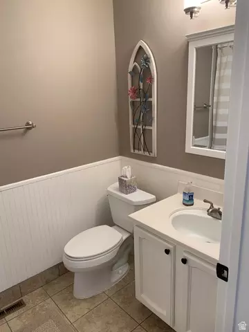 Bath - 220 W Mill Rd, Ferron, UT 84523 photo 1 of 8