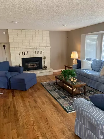 Living - 220 W Mill Rd, Ferron, UT 84523 photo 3 of 5