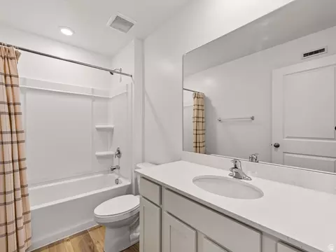 Bath - 1721 E Albion Dr #1005, Salem, UT 84653 photo 2 of 2