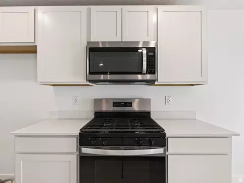 Kitchen - 1721 E Albion Dr #1005, Salem, UT 84653 photo 2 of 5