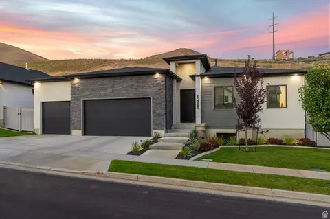 5428 N Meadow Lark Ln, Lehi, UT 84043