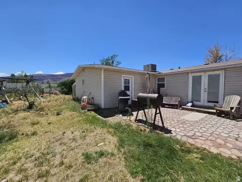 Exterior - 52 Quail Ct, Moab, UT 84532 photo 4 of 11