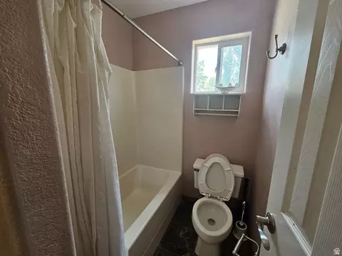 Bath - 52 Quail Ct, Moab, UT 84532 photo 4 of 6