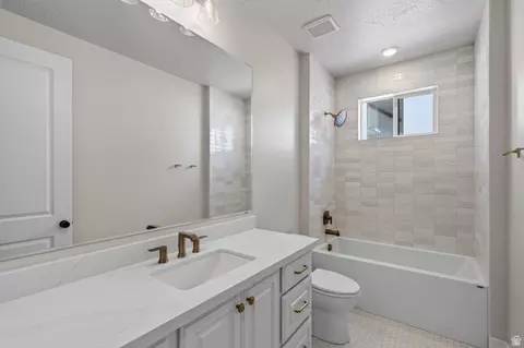 Bath - 1548 N 275 W, Orem, UT 84057 photo 2 of 4