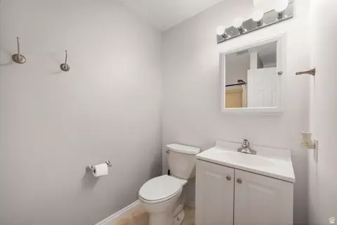 Bath - 676 E 100 N, American Fork, UT 84003 photo 4 of 5