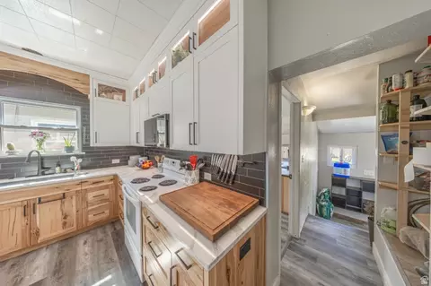 Kitchen - 860 E 27th St S, Ogden, UT 84403 photo 3 of 4