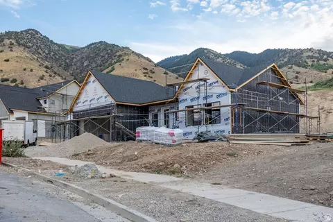 Exterior - 642 E 250 N, Providence, UT 84332 photo 2 of 5