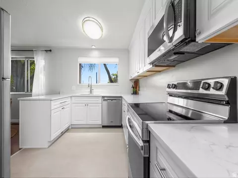 Kitchen - 4155 N Crestview Ave, Provo, UT 84604 photo 2 of 2