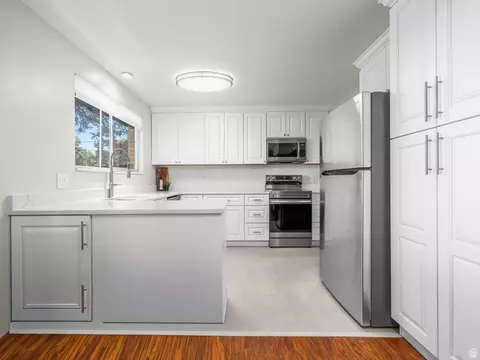 Kitchen - 4155 N Crestview Ave, Provo, UT 84604 photo 1 of 2