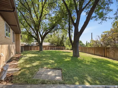 Exterior - 4155 N Crestview Ave, Provo, UT 84604 photo 4 of 6