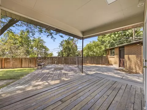 Exterior - 4155 N Crestview Ave, Provo, UT 84604 photo 3 of 6
