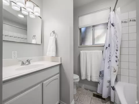 Bath - 4155 N Crestview Ave, Provo, UT 84604 photo 3 of 3