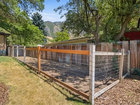 Exterior - 4155 N Crestview Ave, Provo, UT 84604 photo 5 of 6