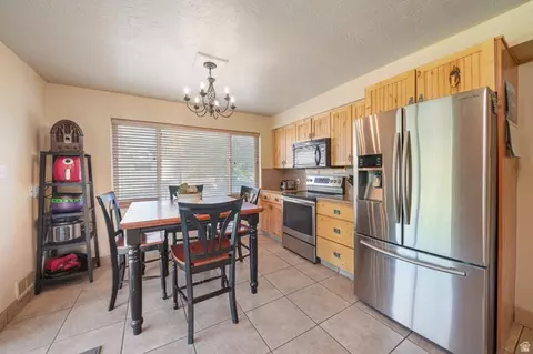 Kitchen - 5572 S Avalon Dr, Murray, UT 84107 photo 1 of 2