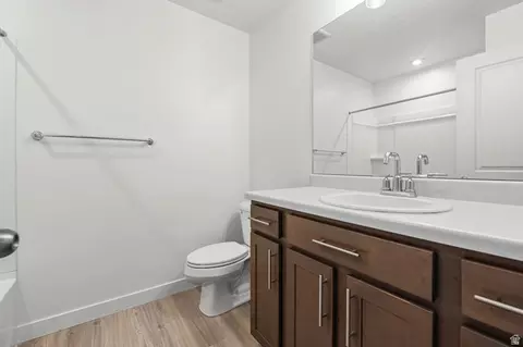 Bath - 5124 N Espalier Dr, Eagle Mountain, UT 84005 photo 2 of 3