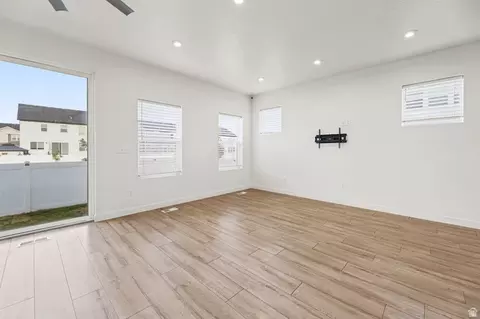 Living - 5124 N Espalier Dr, Eagle Mountain, UT 84005 photo 2 of 2