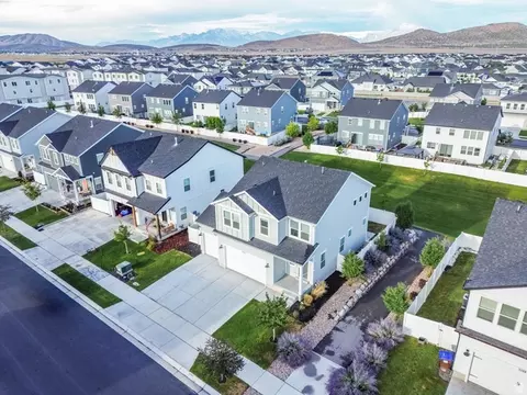 View/Area - 5124 N Espalier Dr, Eagle Mountain, UT 84005 photo 3 of 6