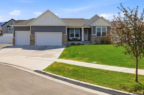 3641 S Hiawatha Cir, Saratoga Springs, UT 84045