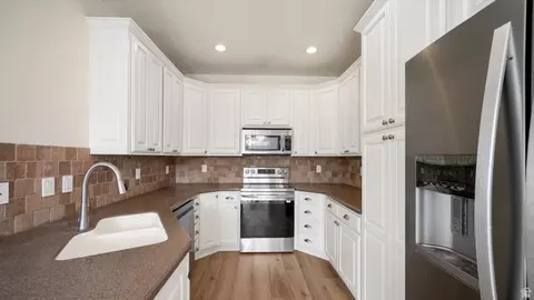 Kitchen - 102 S 610 E, American Fork, UT 84003 photo 2 of 3
