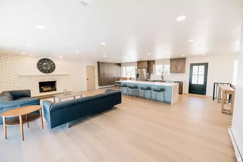 Living - 610 S 800 E, Centerville, UT 84014 photo 1 of 7