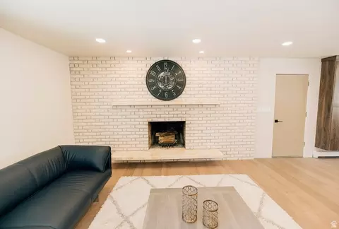 Living - 610 S 800 E, Centerville, UT 84014 photo 4 of 7
