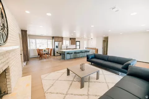 Living - 610 S 800 E, Centerville, UT 84014 photo 3 of 7