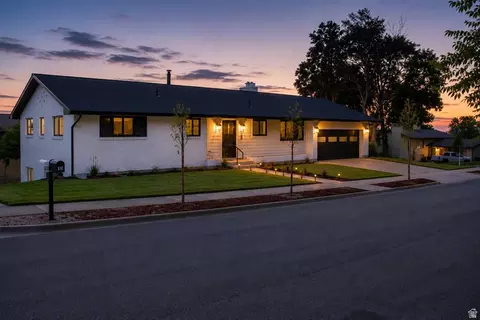 Exterior - 610 S 800 E, Centerville, UT 84014 photo 3 of 5