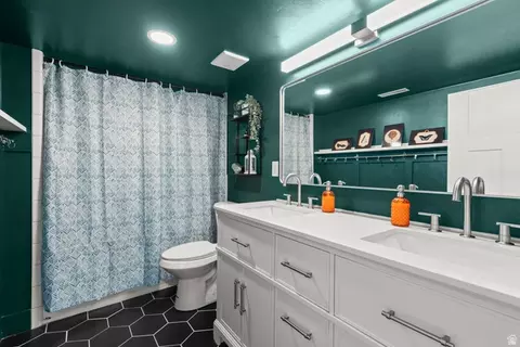 Bath - 4674 N Ibapah St #830, Eagle Mountain, UT 84005 photo 4 of 5